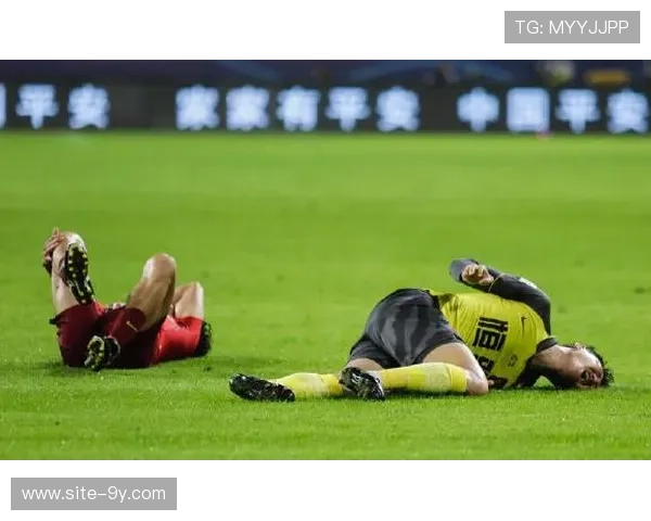 塞维利亚后卫马尔考重伤赛季报销，球队后防遭遇挑战